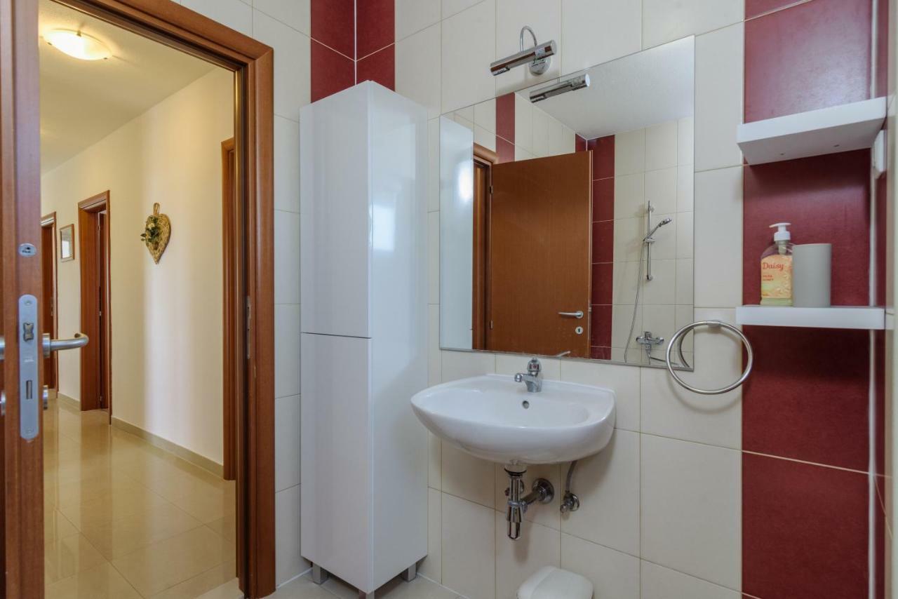 Ferienwohnung Apartman Niko Kaštela Exterior foto